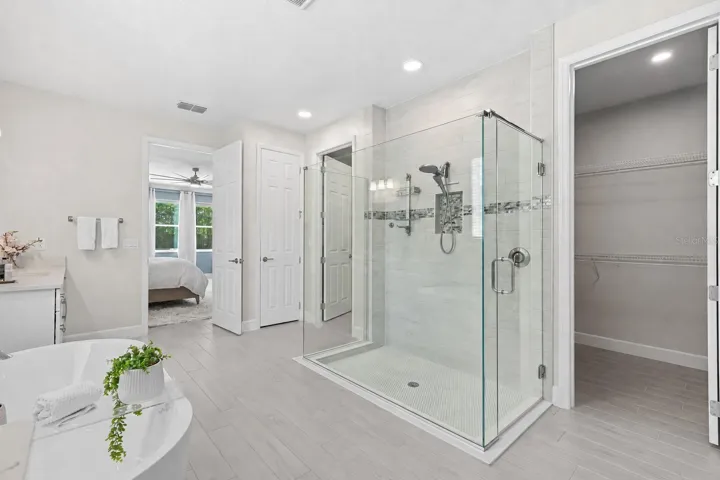 Spa-inspired primary en-suite bath.