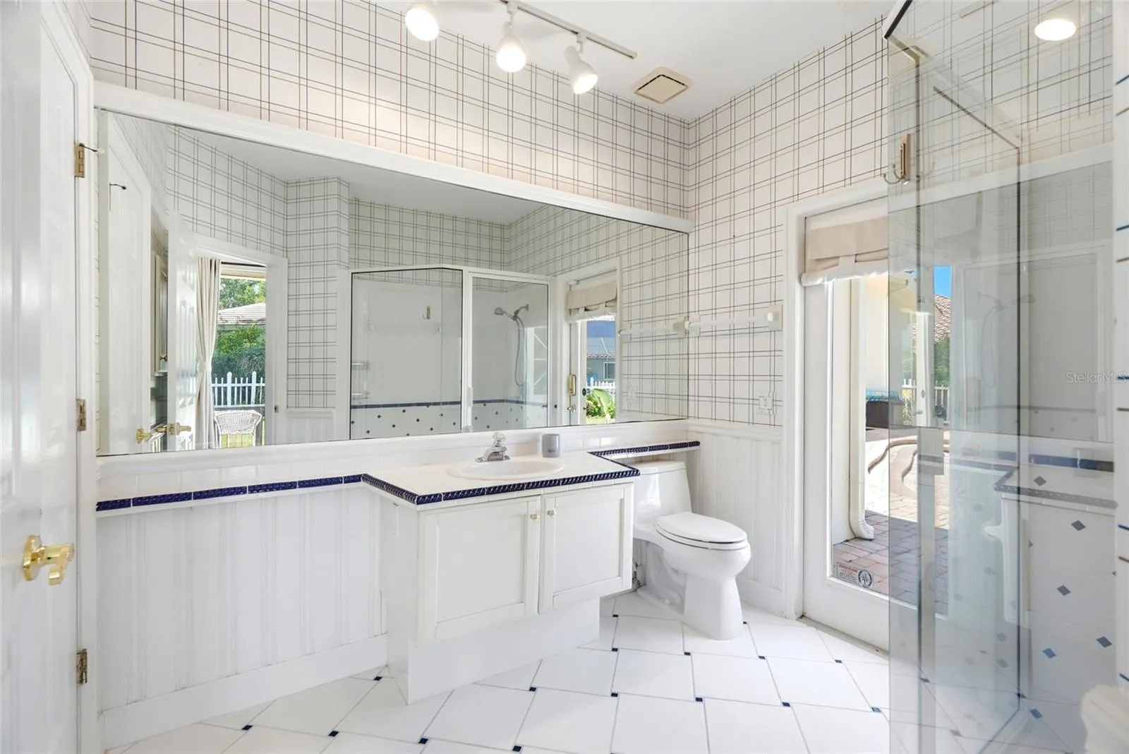 2nd Full Bathroom