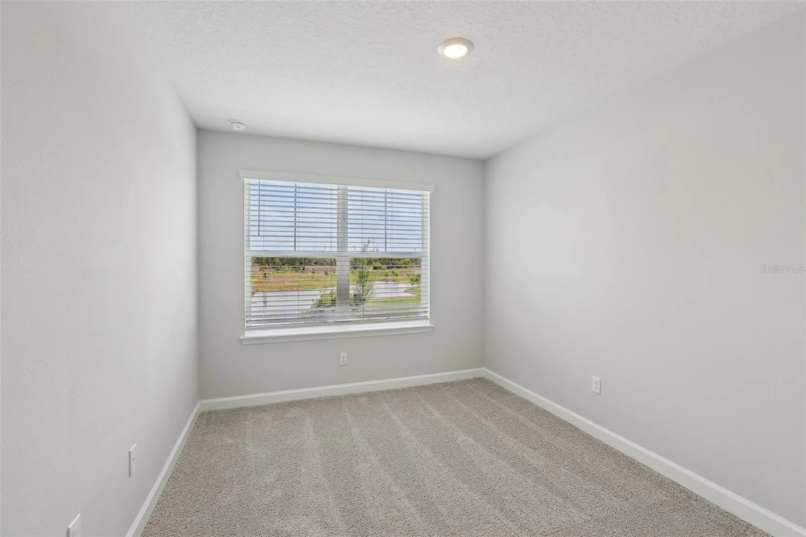 Representative images and renderings are for illustrative purposes. Actual structural options and design finishes of home may vary.