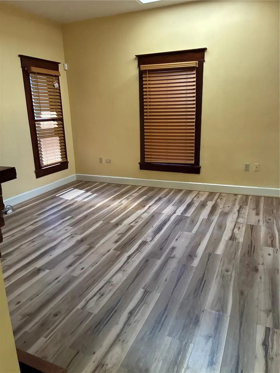 Room1