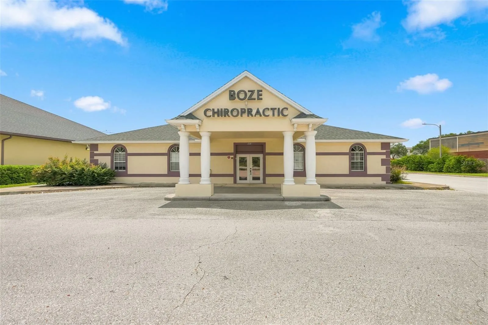 10,000 square foot commercial building!!