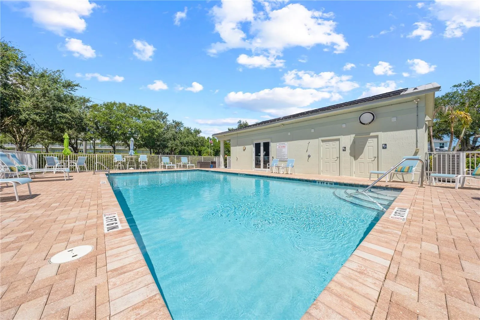 Condo amenity - Pool with Club House