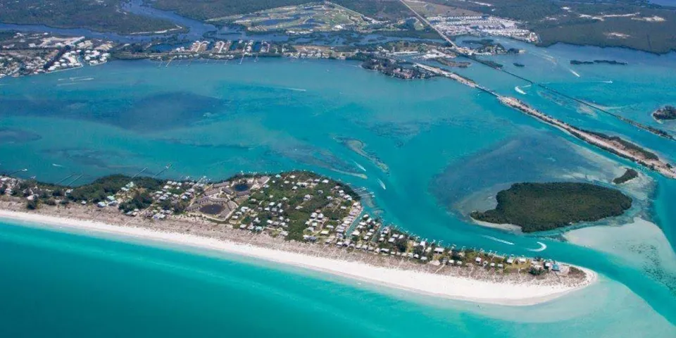 TAKE FERRY TO LITTLE GASPRILLA!! PRIVATE CLUBHOUSE &amp; POOL