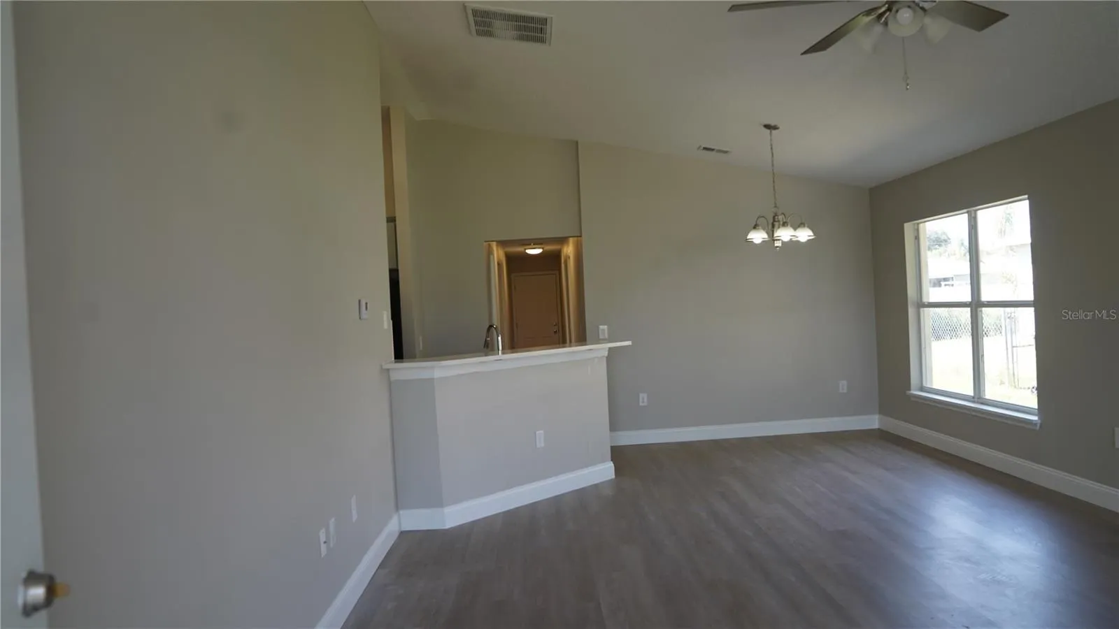 family room dining room combo