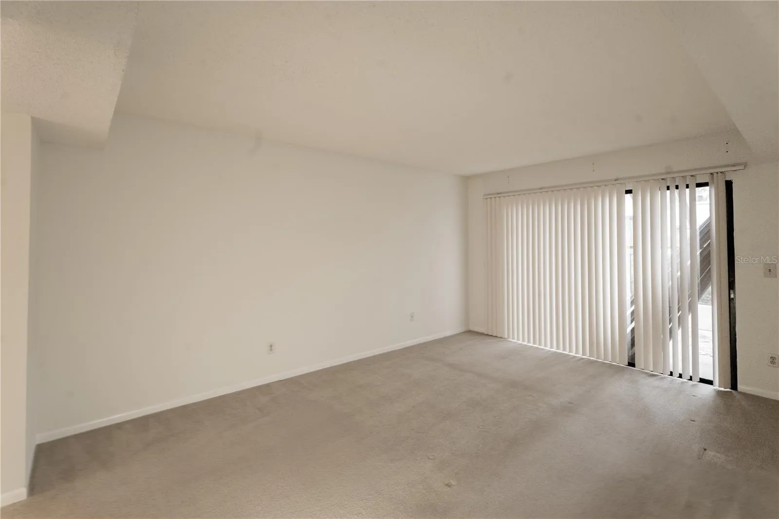 Primary Bedroom (1st Floor)