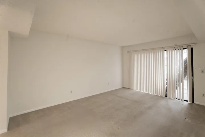 Primary Bedroom (1st Floor)