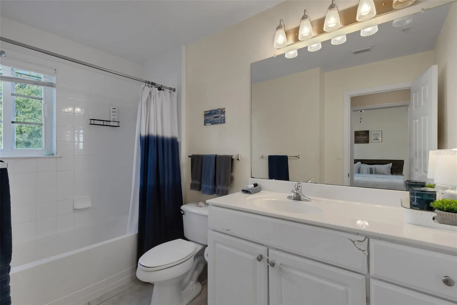 Second Floor Full Bathroom