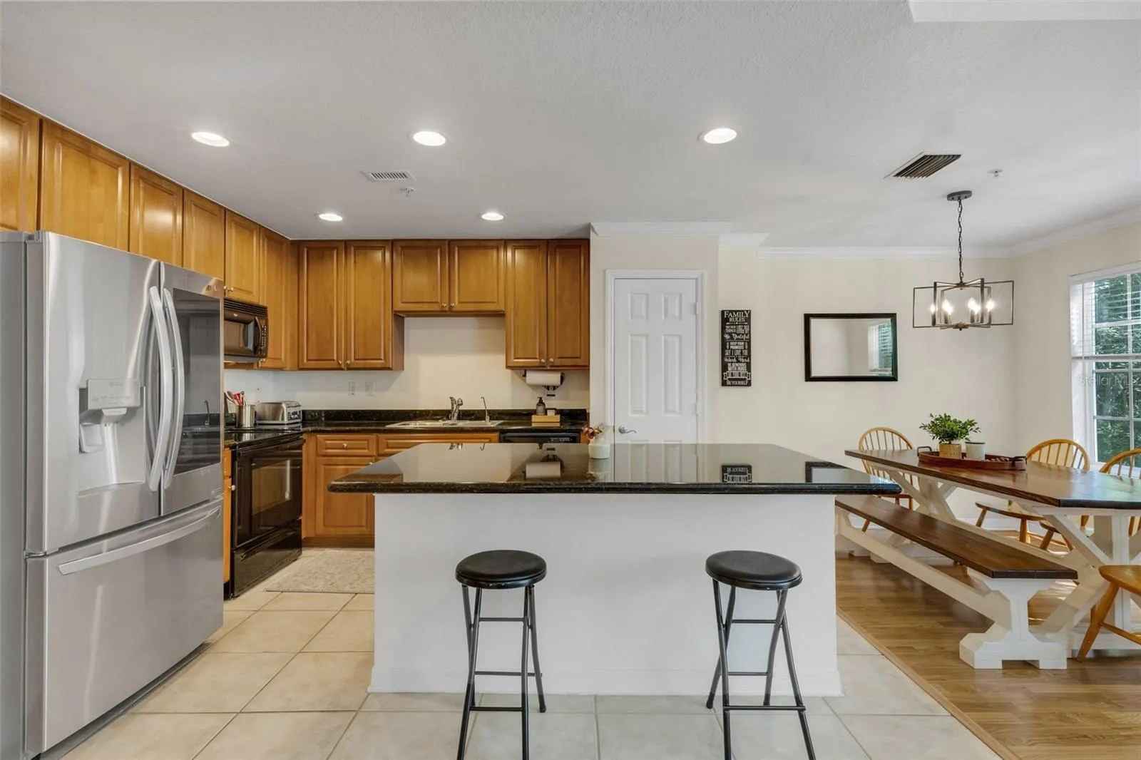 2nd floor/kitchen & dining room combo