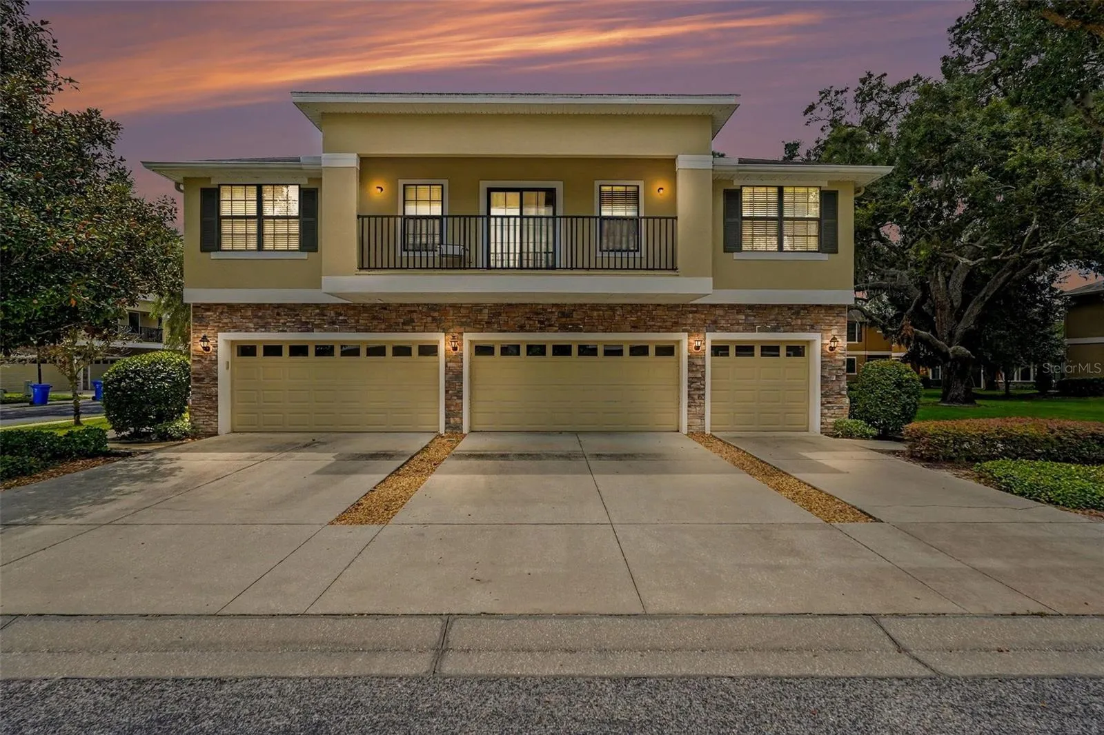 5520 Kinglethill Dr, Lithia FL 33547 - Front View