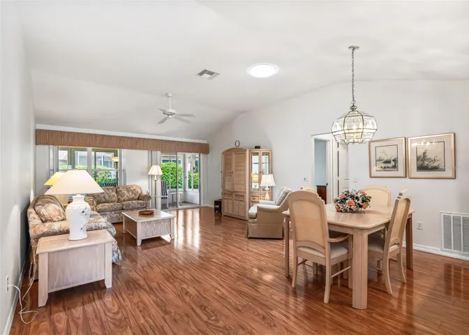 Living Room/Dining Area