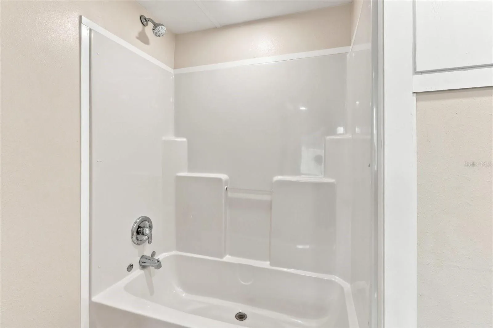 Bathroom 2 w/ Shower/Tub Enclosure
