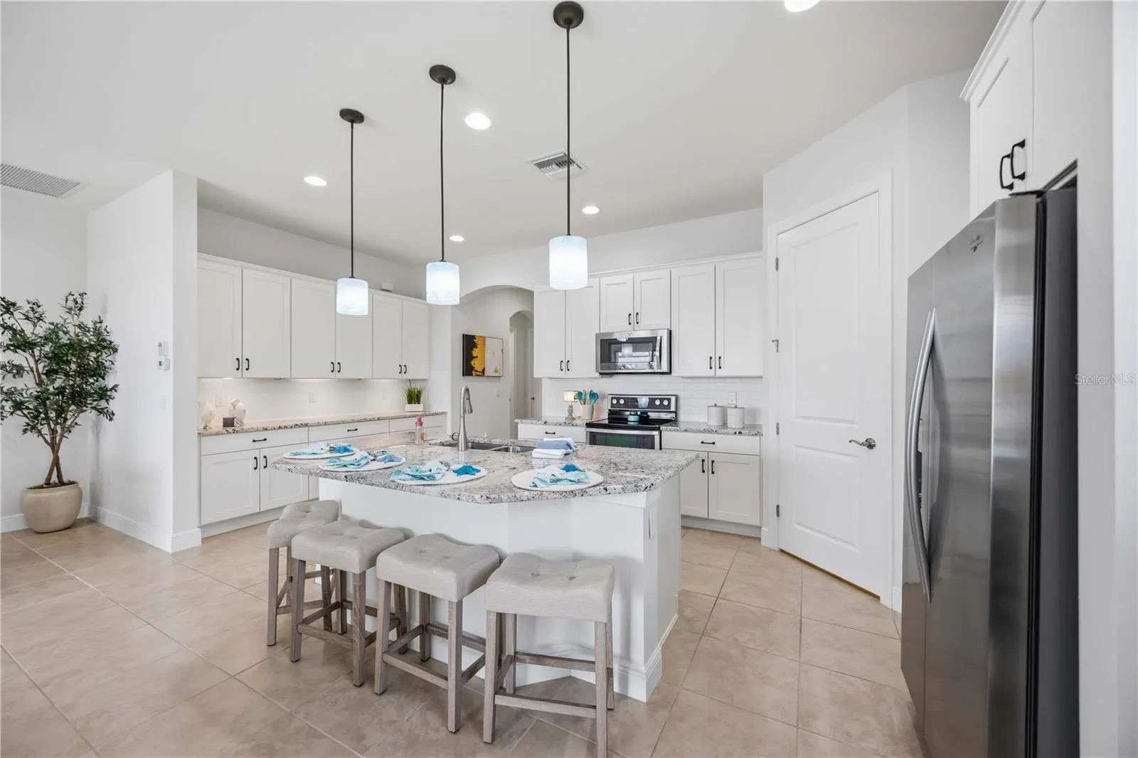 Stunning Kitchen - great entertaining space.