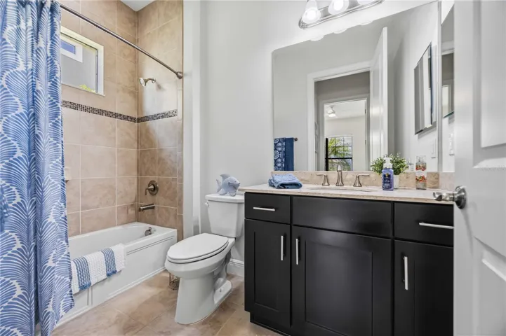 Guest bath in Hallway