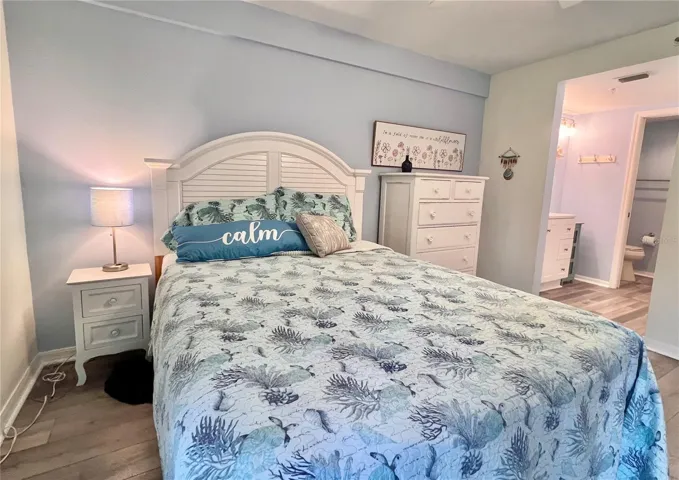 Also has a walk in closet