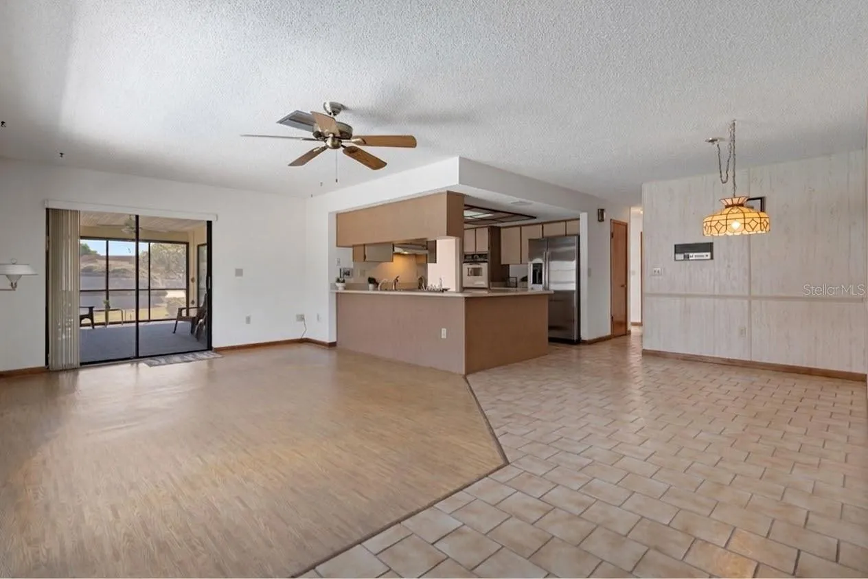 Breakfast Nook and family Room