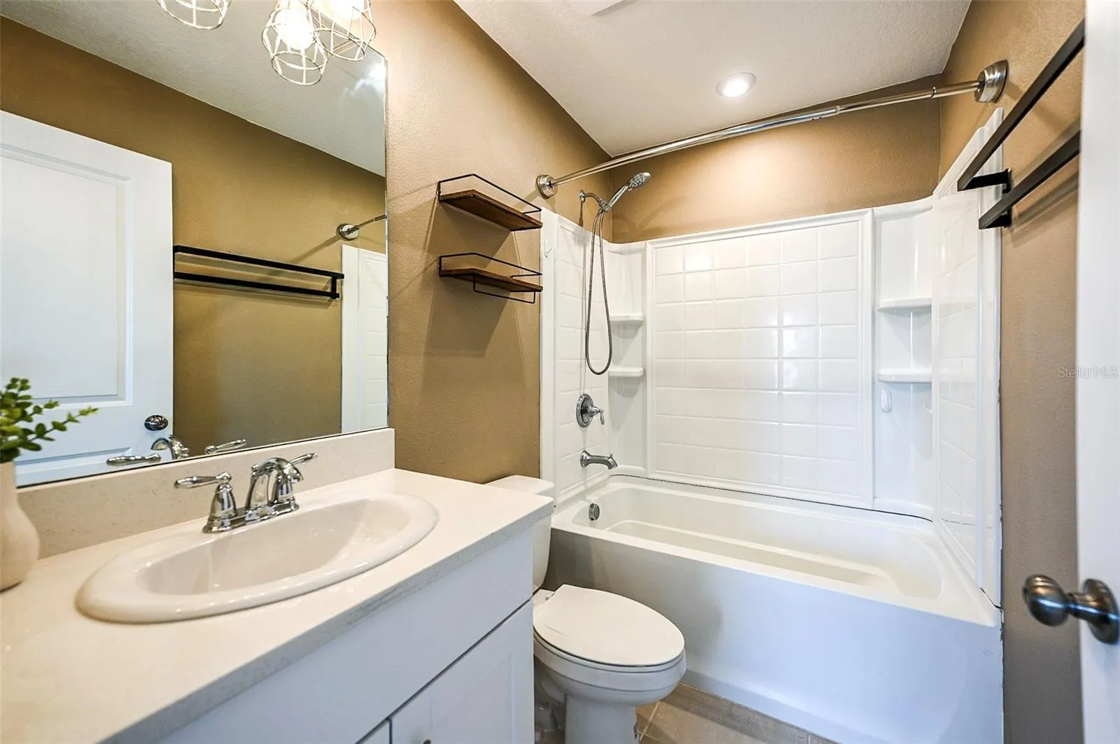 Second Bedroom En Suite