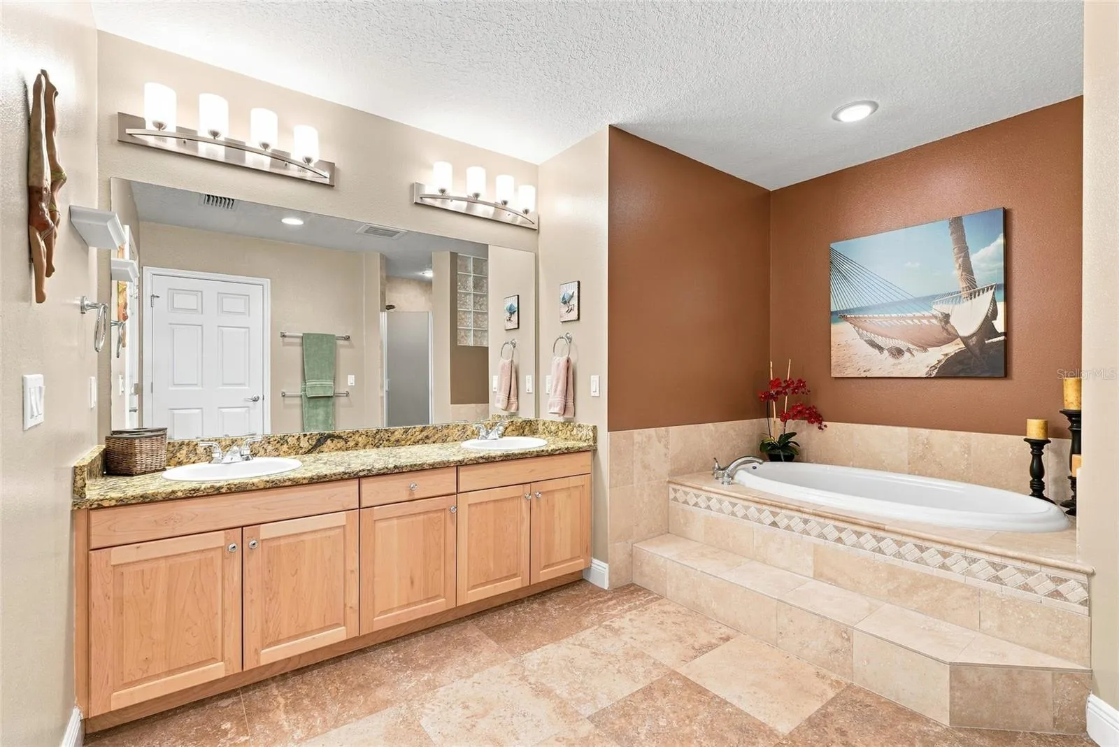 Primary suite