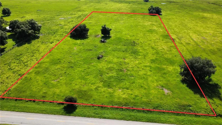 Approximate boundary lines. Actual boundary lines to be verified by buyer.