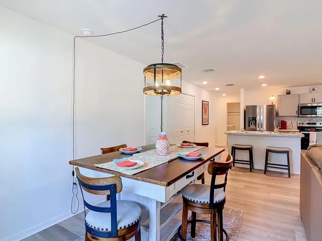 Dining room to kitchen view