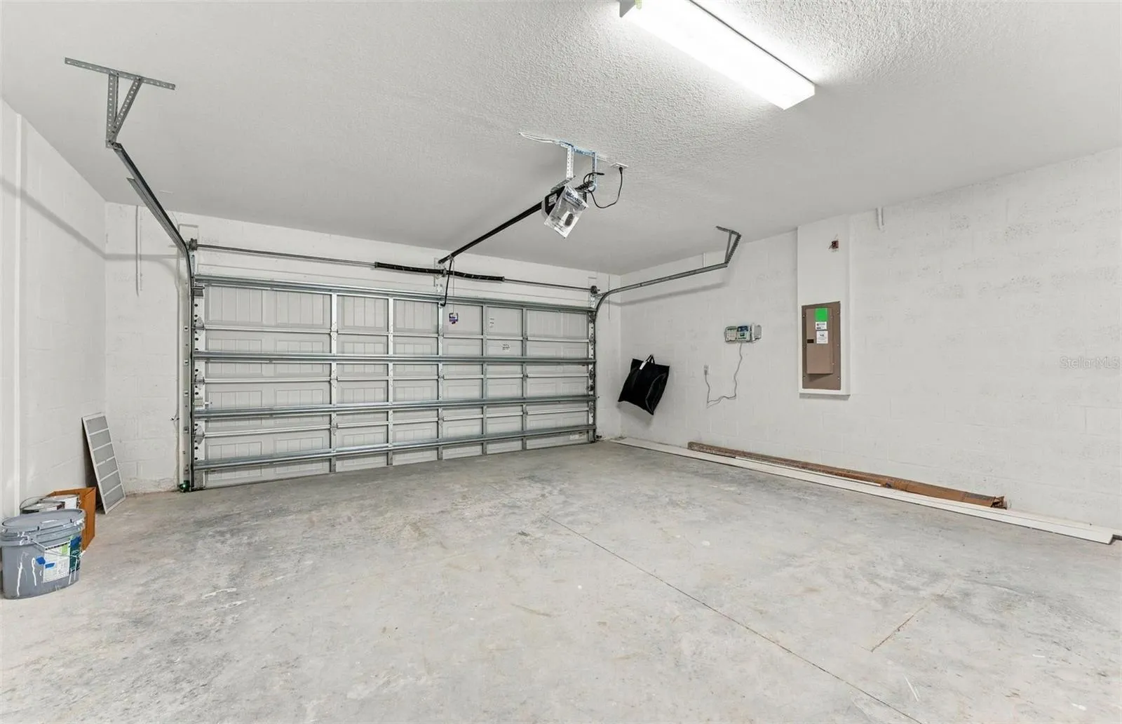 2-Car Garage