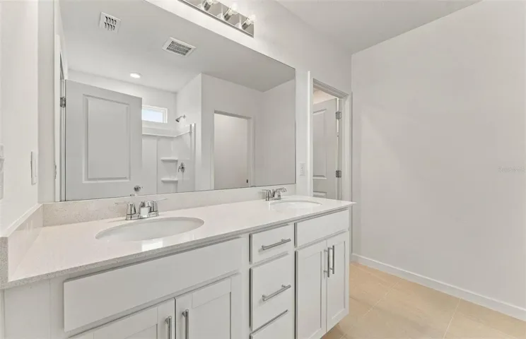 Owner's Bath w/Dual Sinks