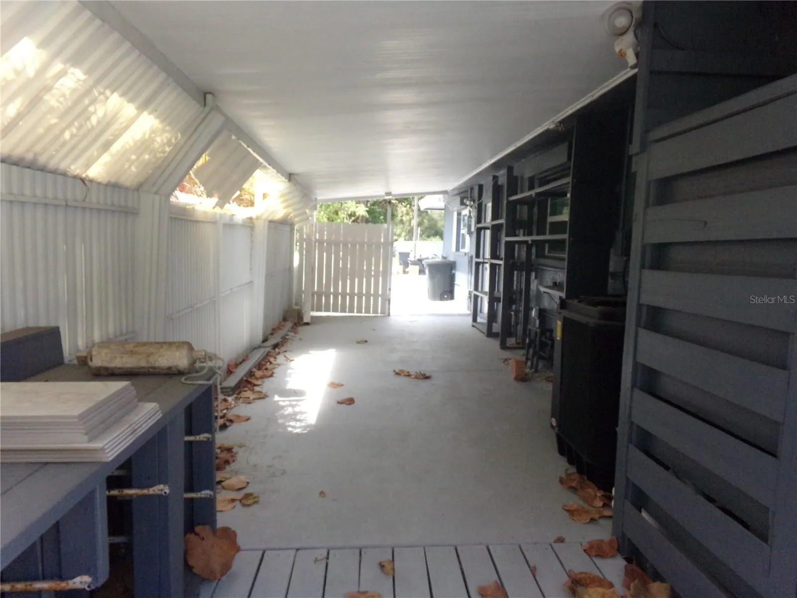 Carport reverse