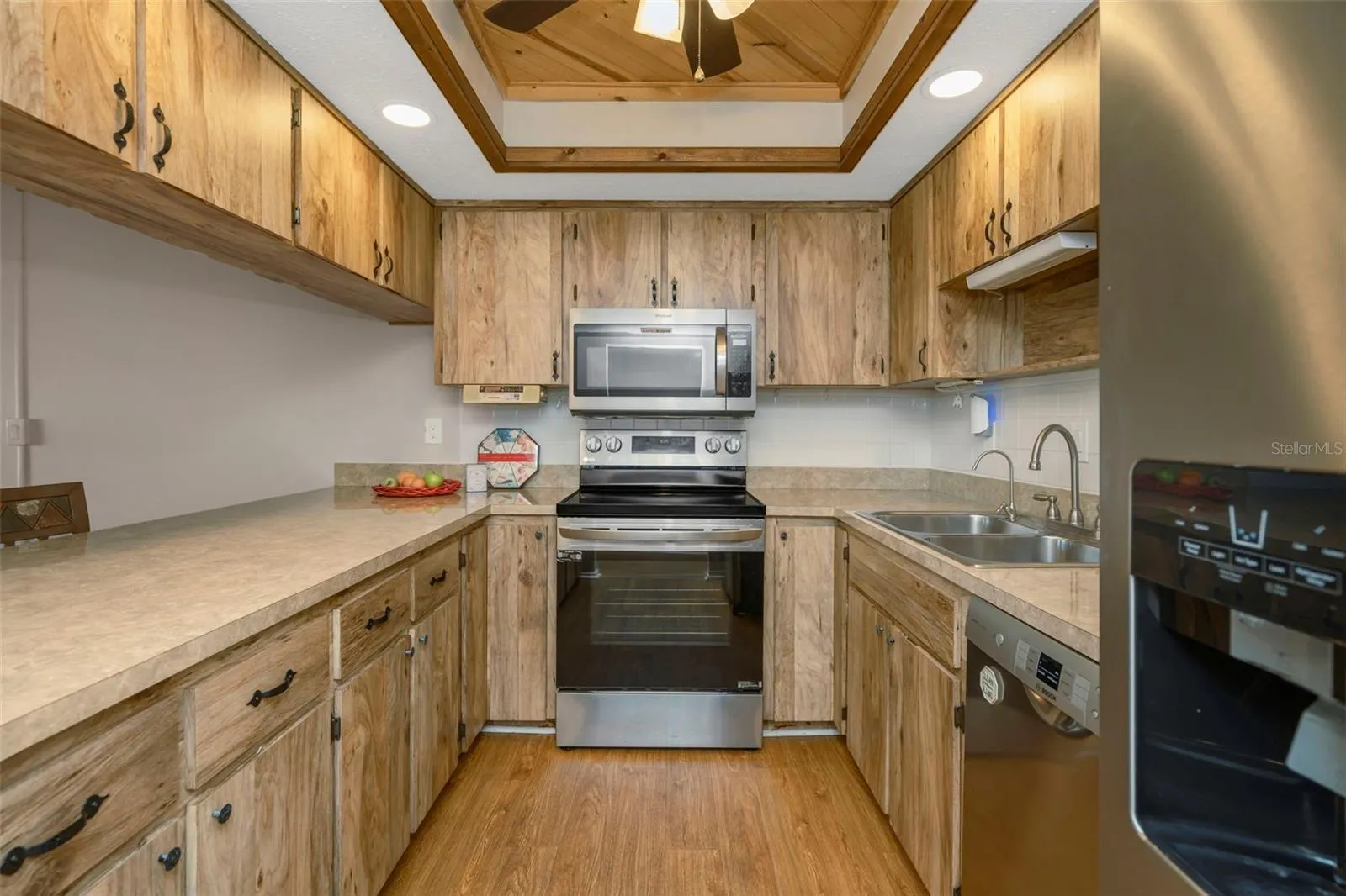 7614 Radcliffe Cir B113 Kitchen