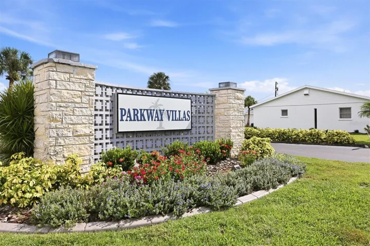 PARKWAY VILLAS Front entrance sign