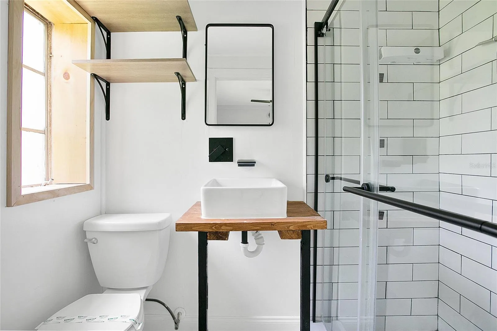 First Floor Unit, Bathroom