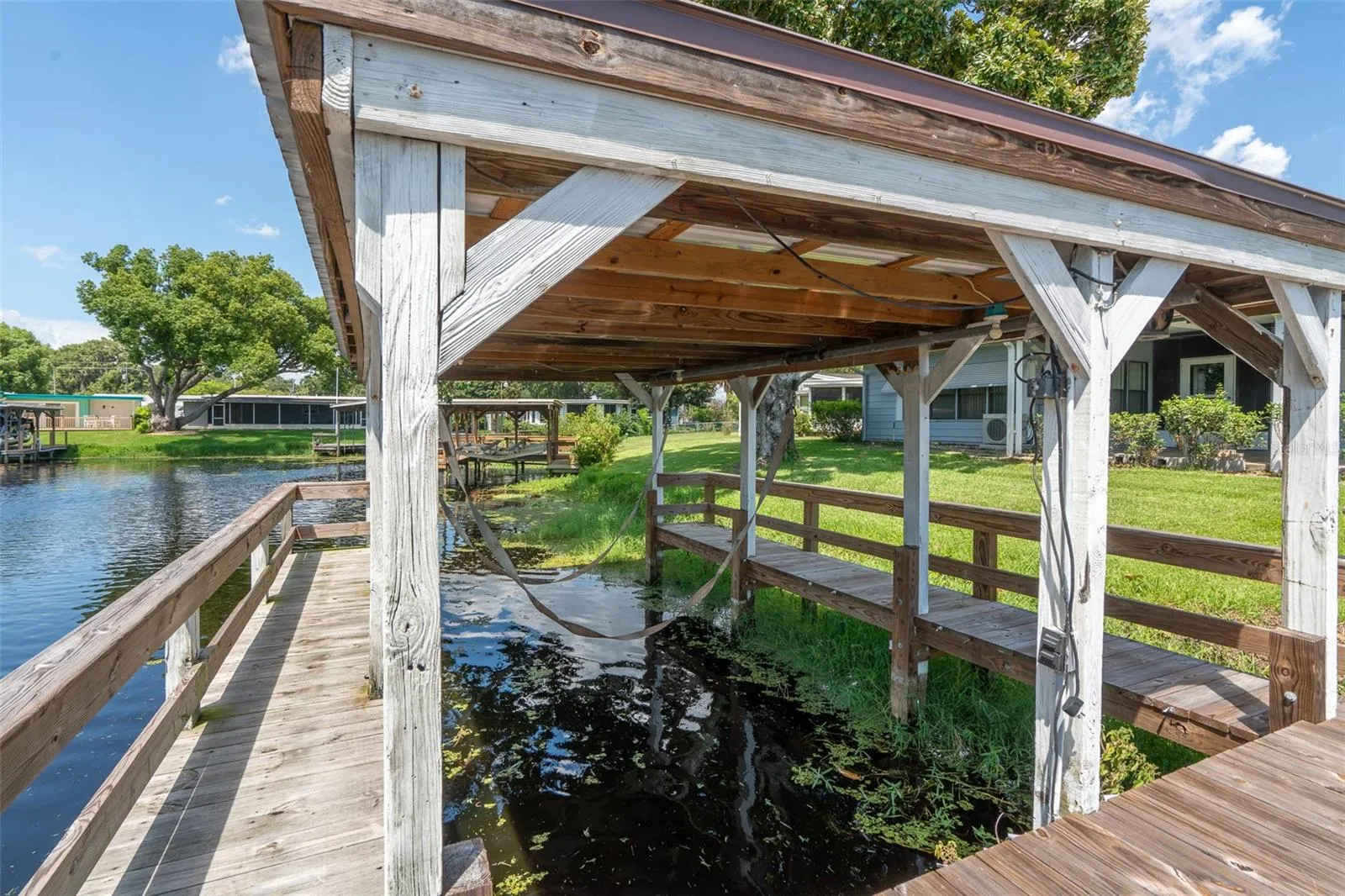 Covered dock with lift