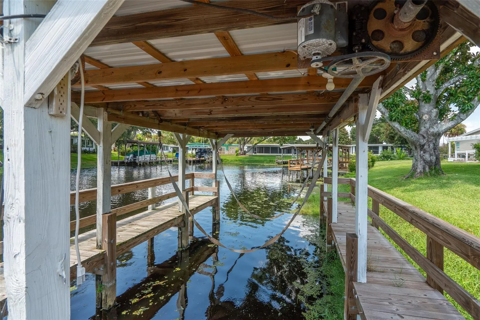 Covered dock with lift
