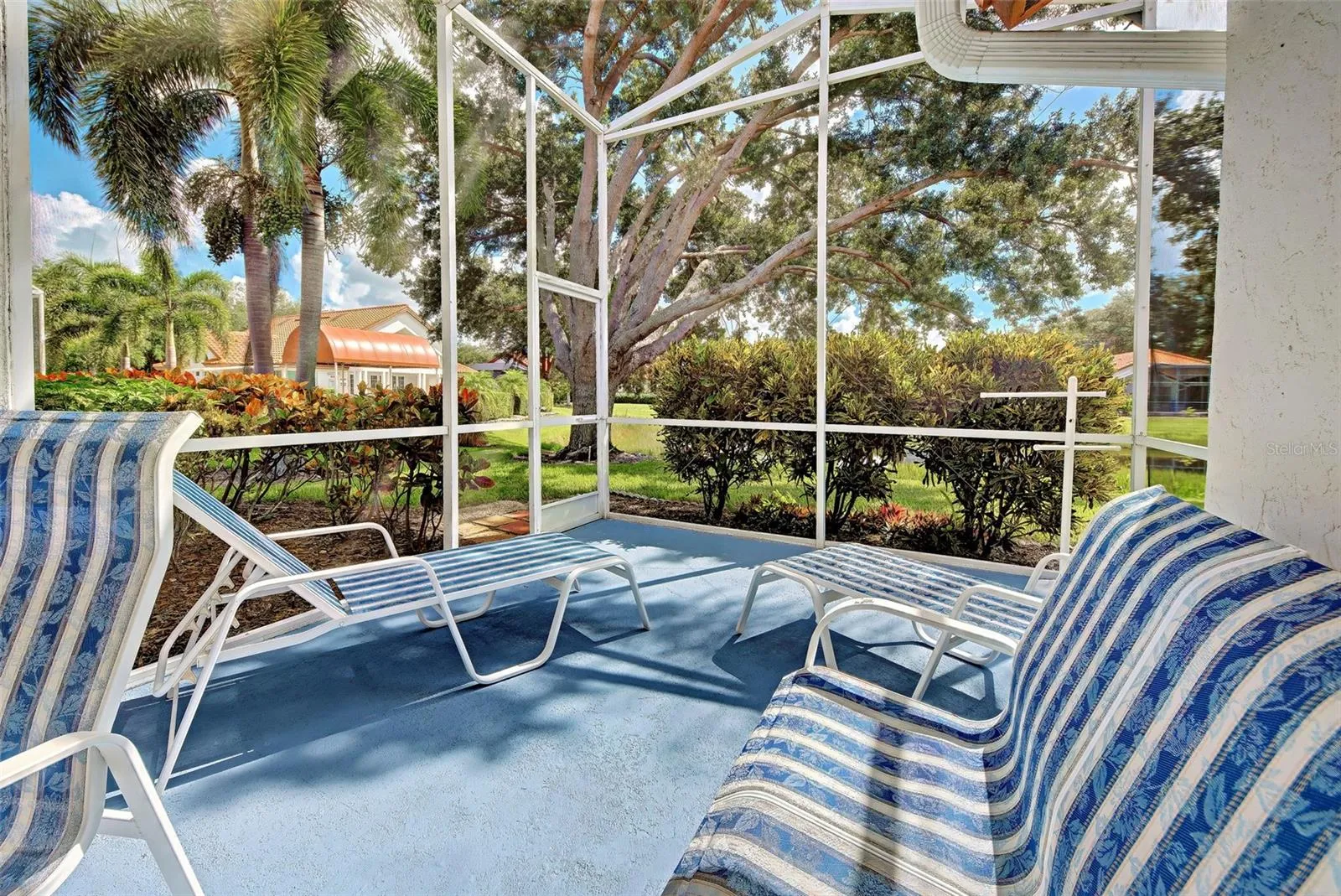 Clubhouse/pool is very close-like having a private pool.