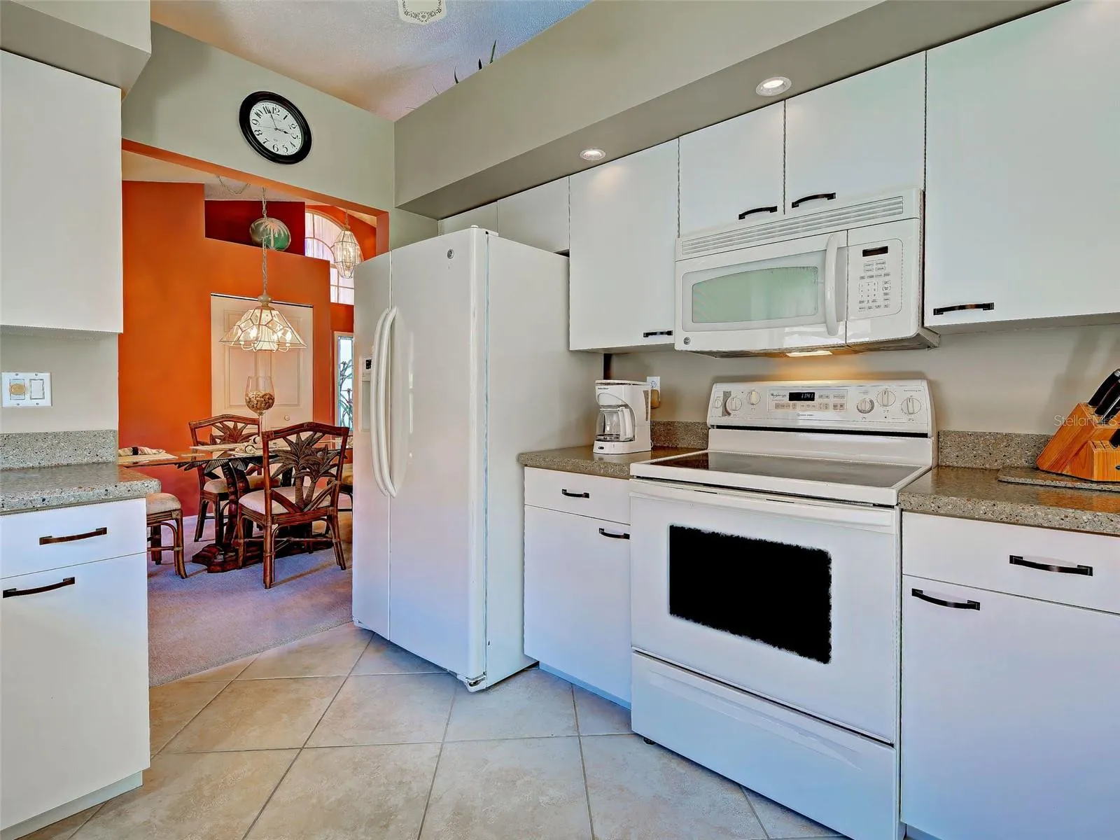 Another view of the kitchen.