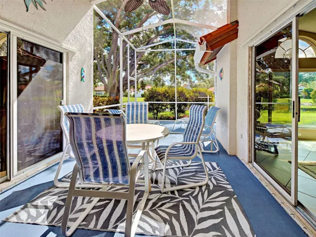 Lanai with plenty of room to relax.