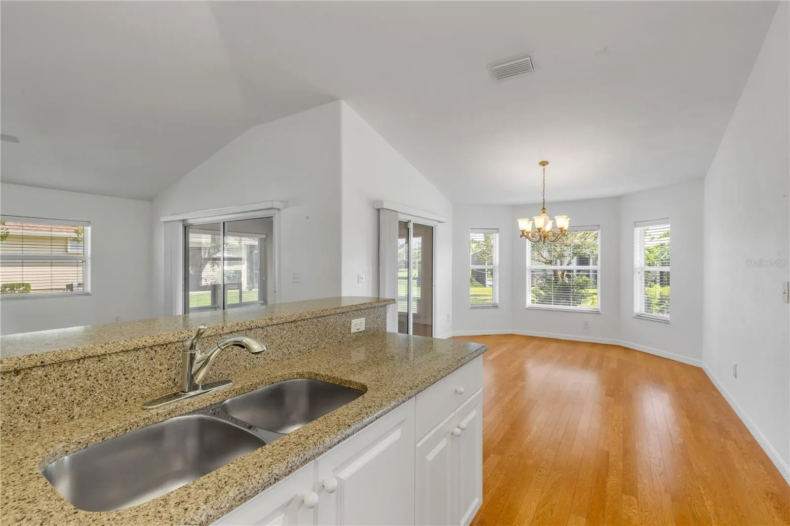 Open Kitchen/ Dining/ Entertaining