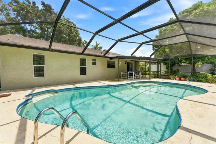 Pool with Lanai Screen!