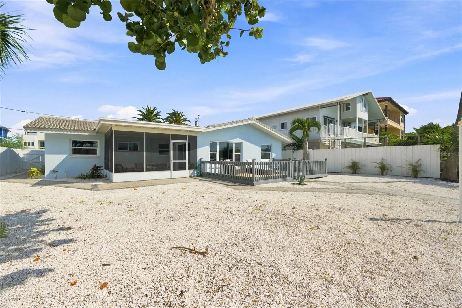 Space for a pool, garden, yard games... what would you do?