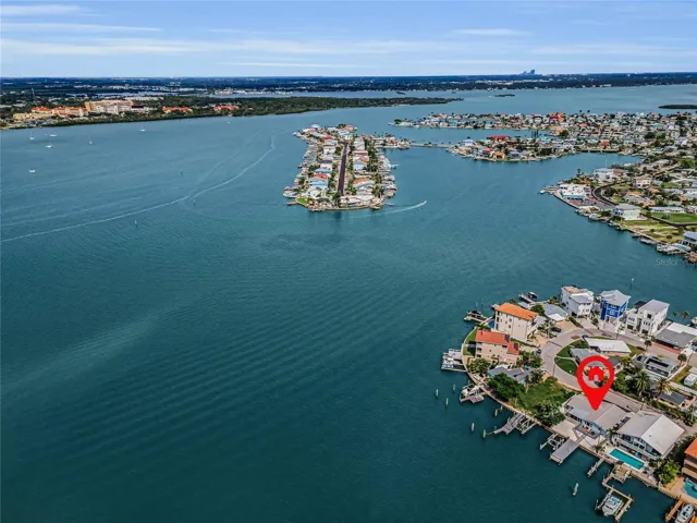 Direct intracoastal boat access.