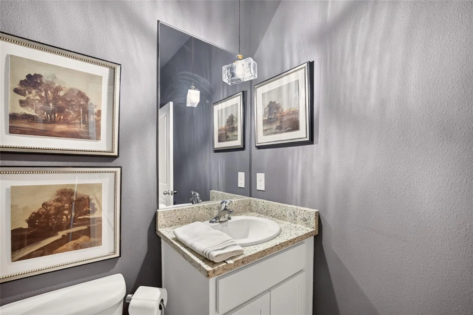ENSUITE BATHROOM 4TH BEDROOM