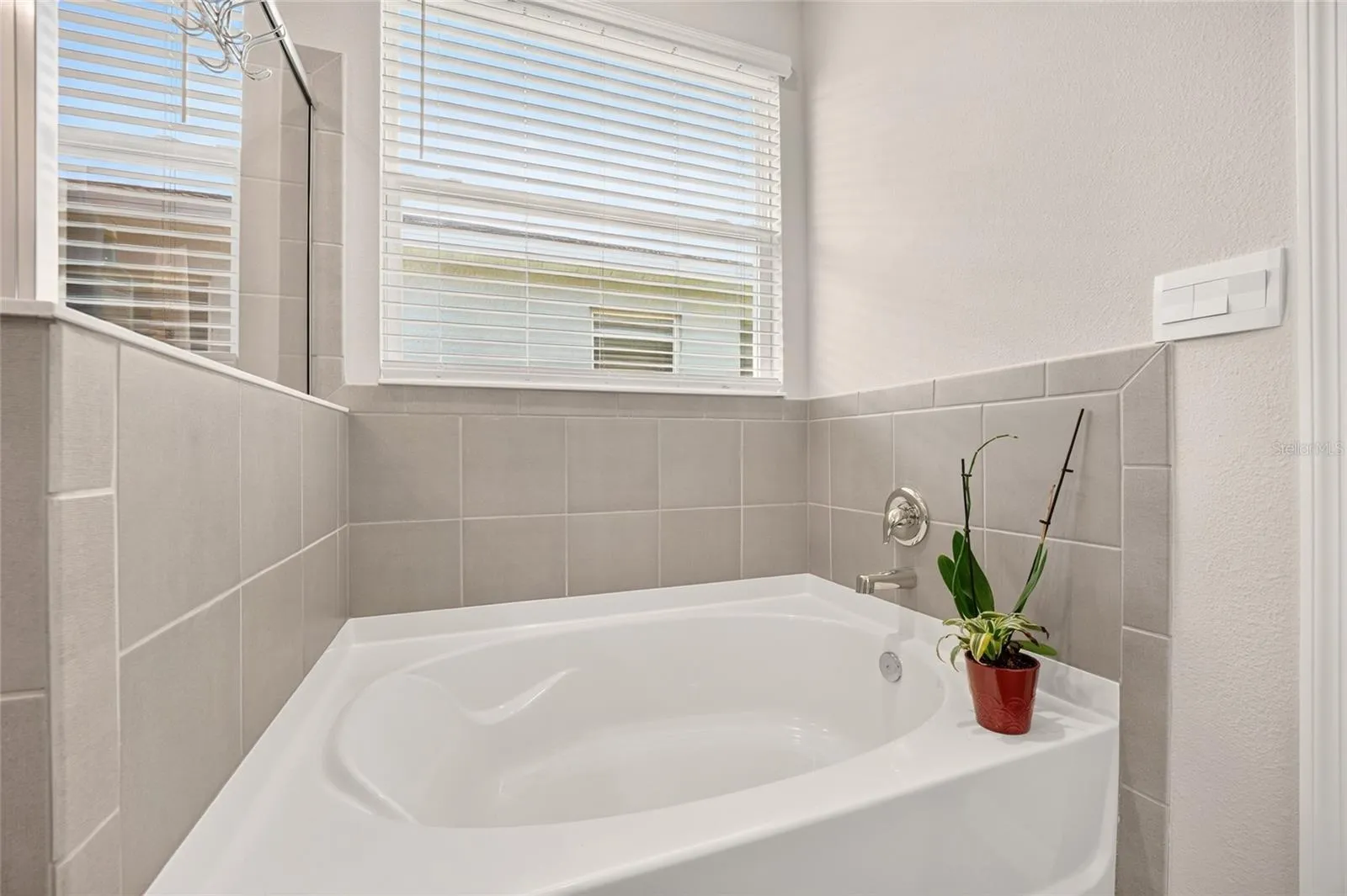 PRIMARY ENSUITE BATHROOM