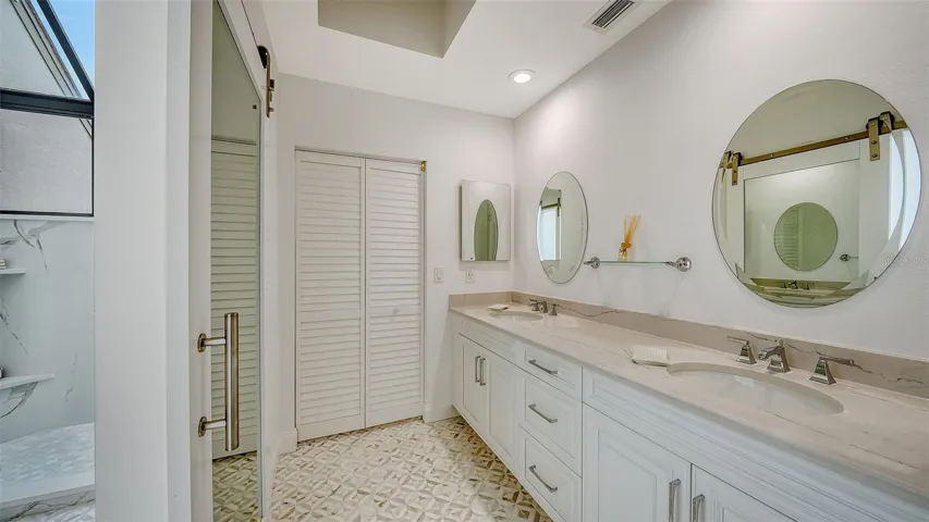BEAUTIFUL PRIMARY ENSUITE BATHROOM