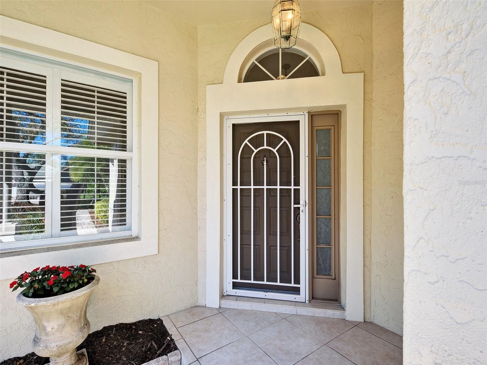 WELCOMING ENTRANCE