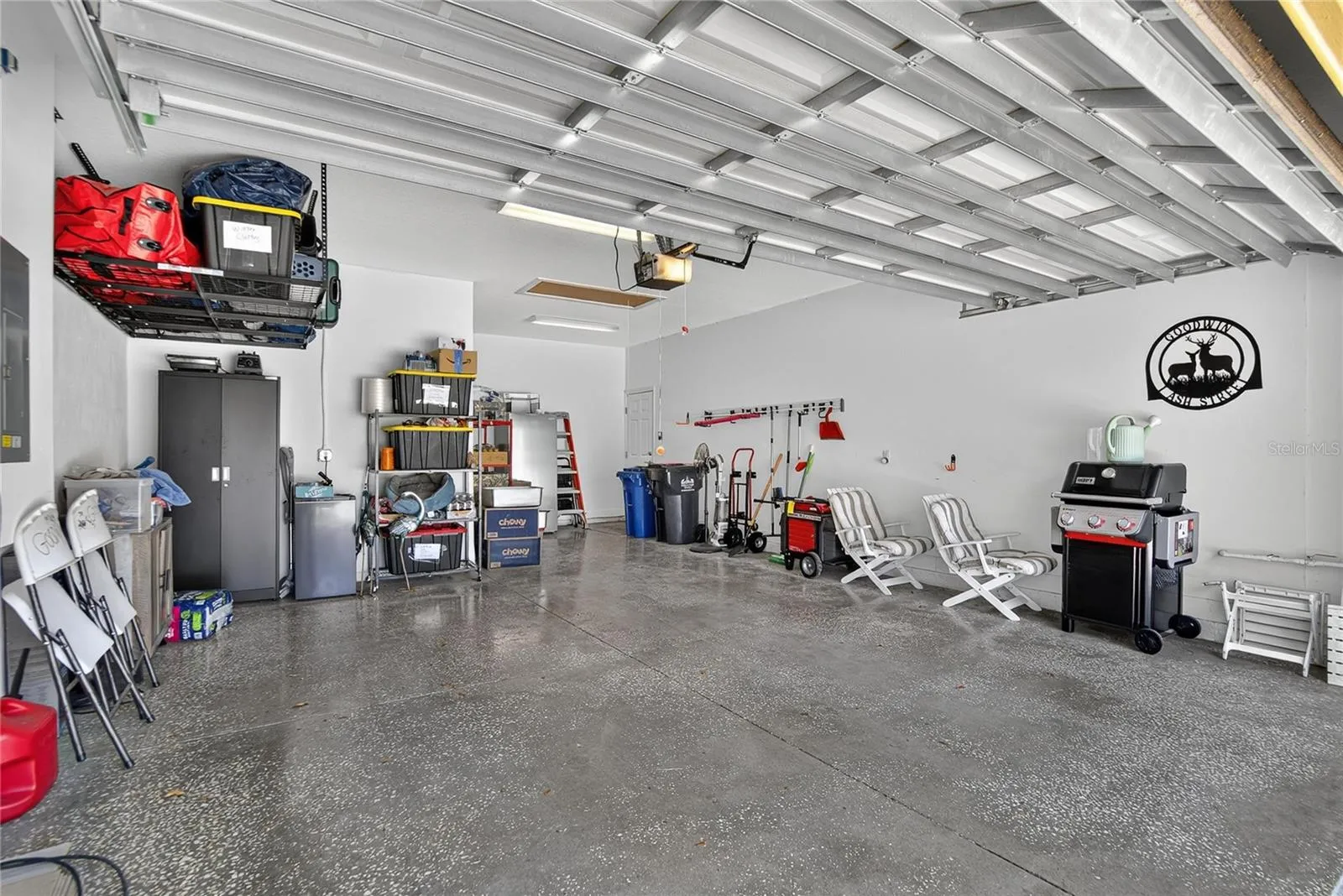 Room for 2 cars PLUS a golf cart!