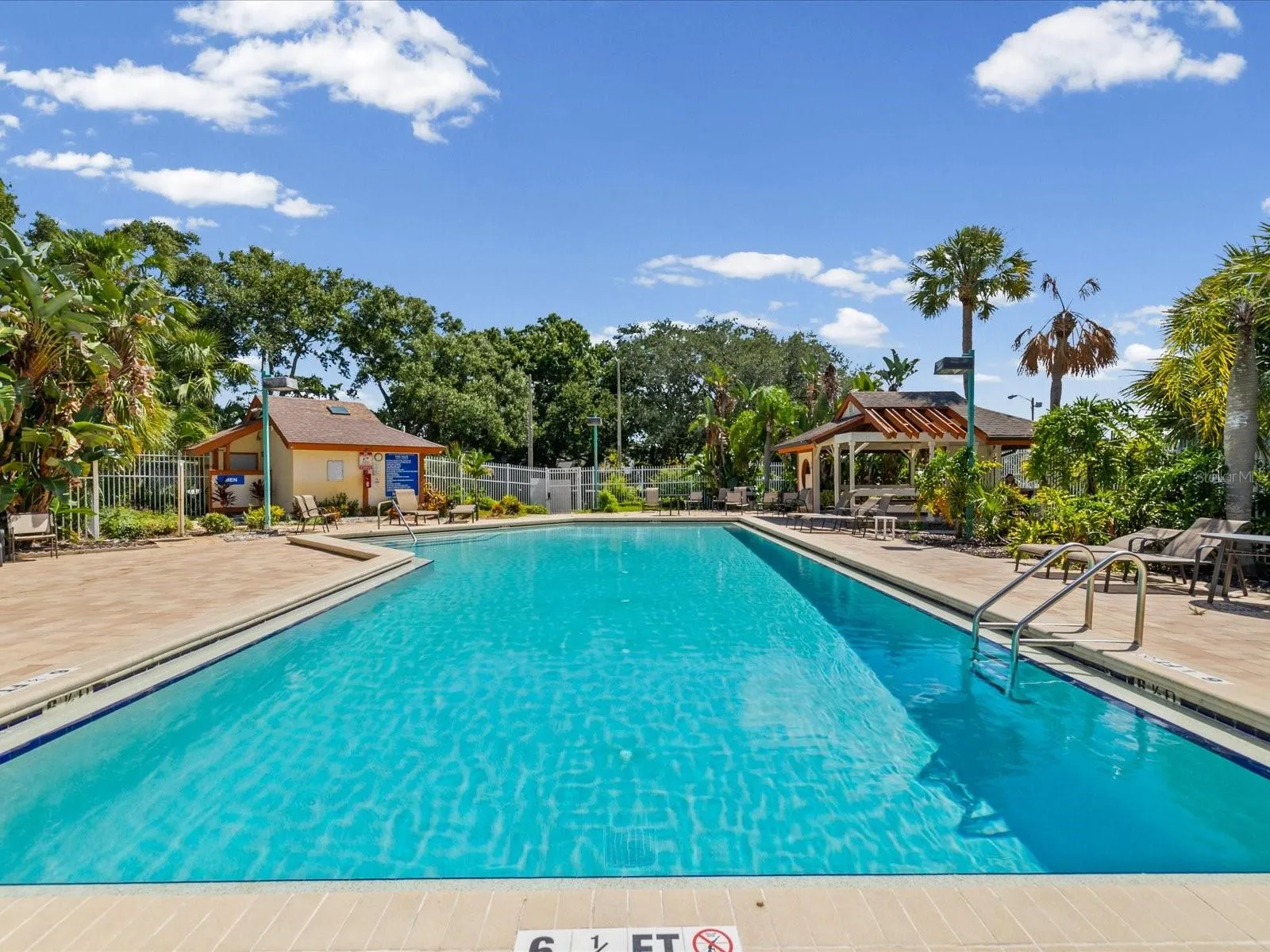 Fully Fenced Pool