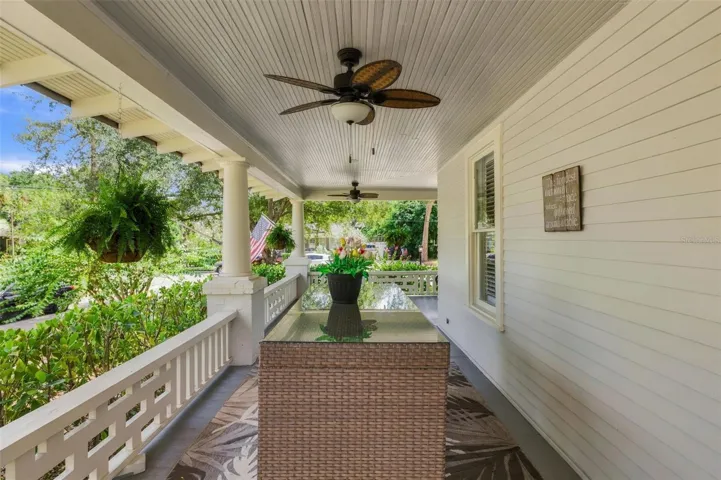Lots of porches!