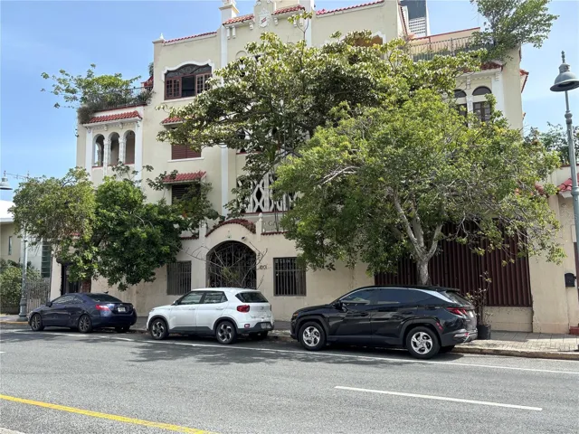 Retail, warehouse, garage and storage in the historic Victory Garden building. Retail space is located behind the tree and also has entrances to all areas through the lobby.