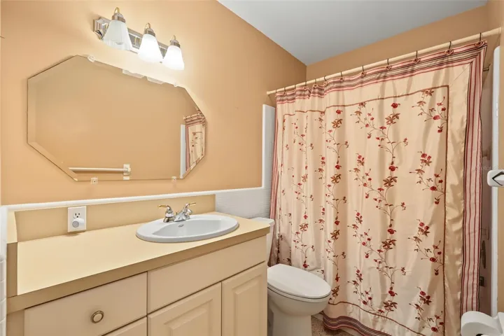 Hall bathroom.