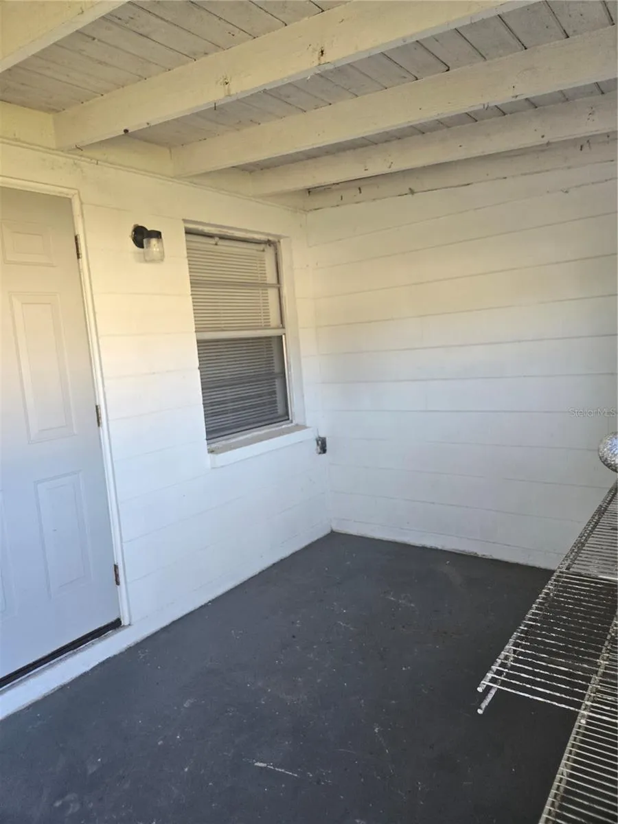 ENCLOSED LAUNDRY AREA