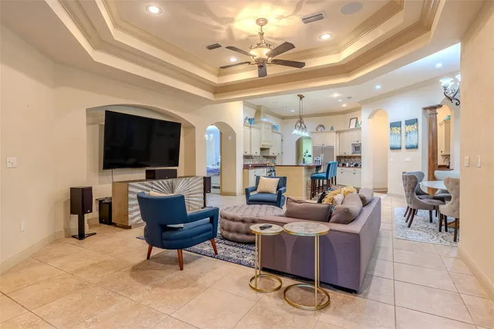 Family room &amp; Kitchen