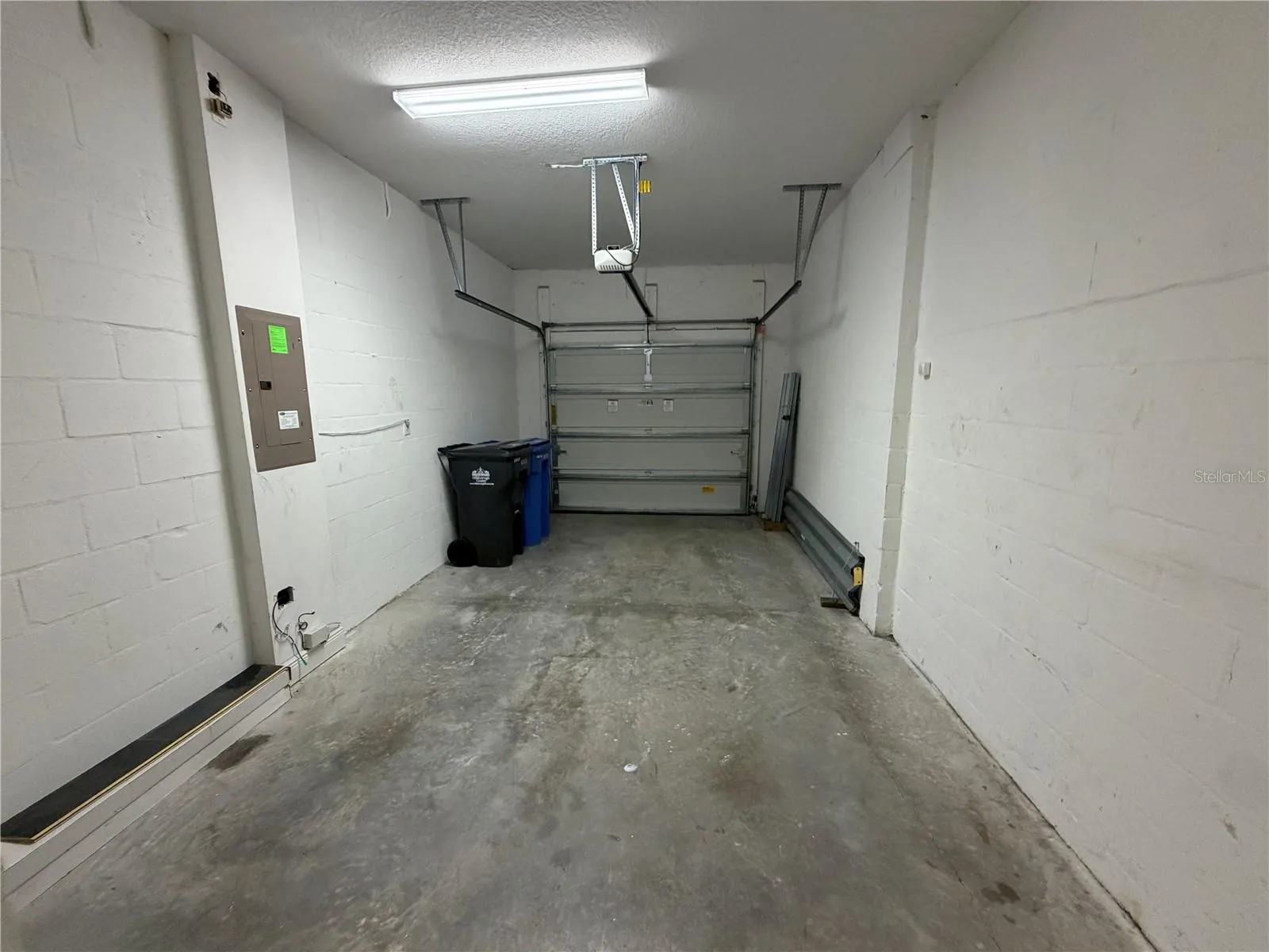 1 Car Garage